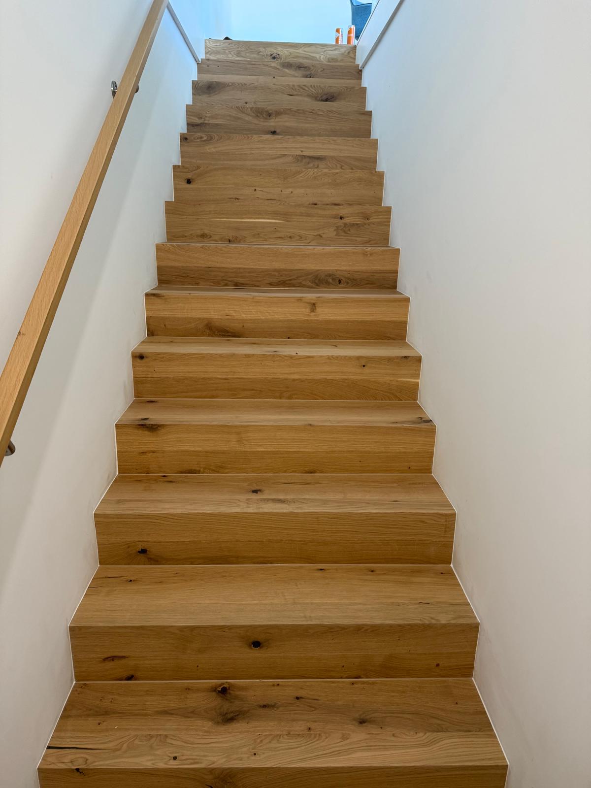 Habillage d'un escalier en parquet chêne — Aubonne